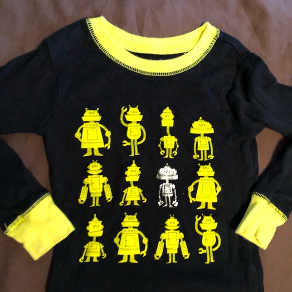 Carter’s Little Boys Matching Pjs (2T) - Picture 3 of 6